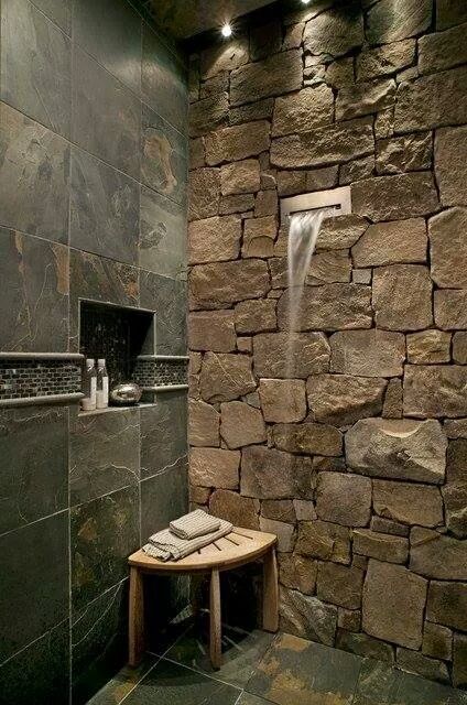 Bagno in marmo verde e oro